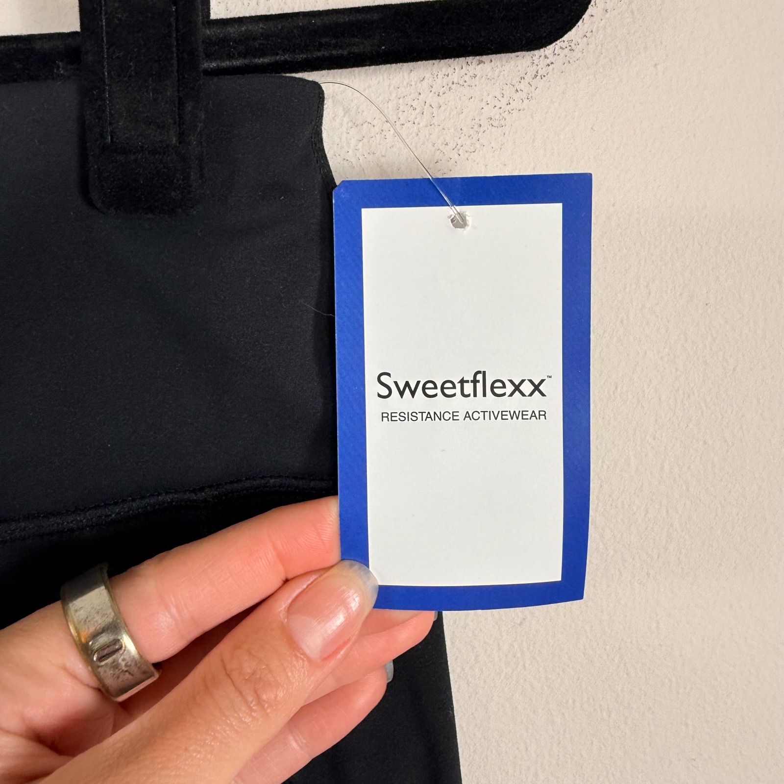 Sweetflexx Resistance Leggings Black Ruched High Waist Pockets Size 4 New — image 8 of 8